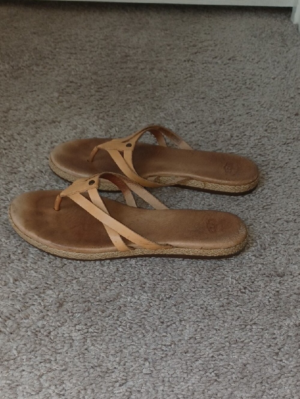 UGG Tan Leather Thong Sandals with Slim Double Straps Sz 8 - Picture 2 of 4
